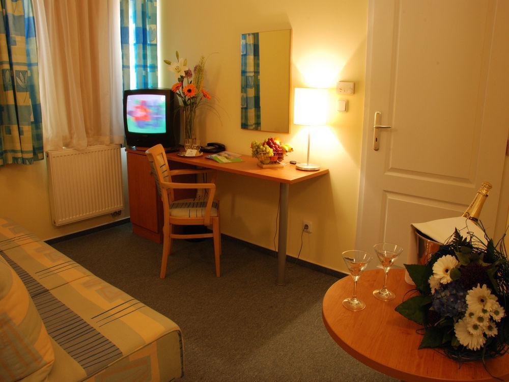 Ea Hotel Tosca Prag Eksteriør billede
